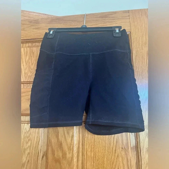 Fabletics - Power Hold Biker Shorts - Picture 1 of 8